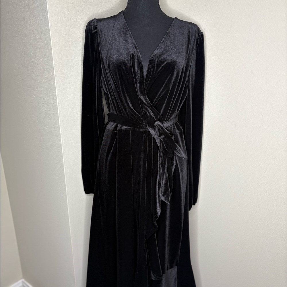 HALARA Black Asymmetrical Velvet Dress
